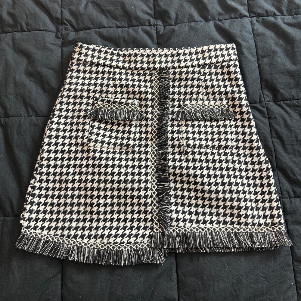 TWEED HOUNDSTOOTH PRINT MINI SKIRT